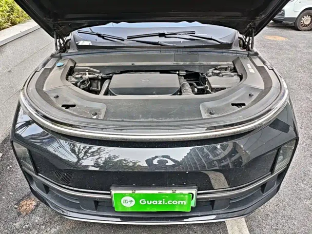 Li Auto L8 — Фото автомобиля 19