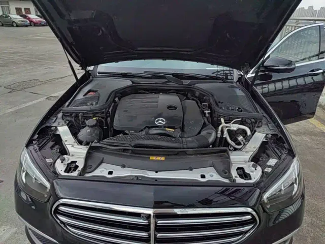 Mercedes-Benz E-Class — Фото автомобиля 19