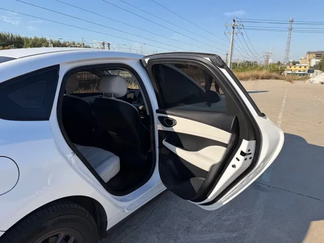 BYD Seal 05 DM-i — Фото автомобиля 8