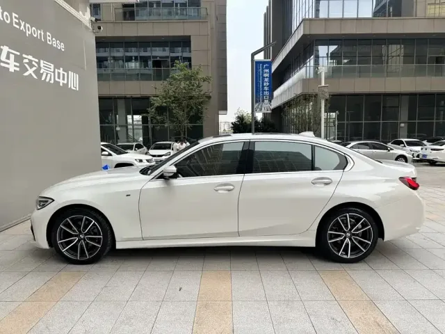 BMW 3 Series — Фото автомобиля 3