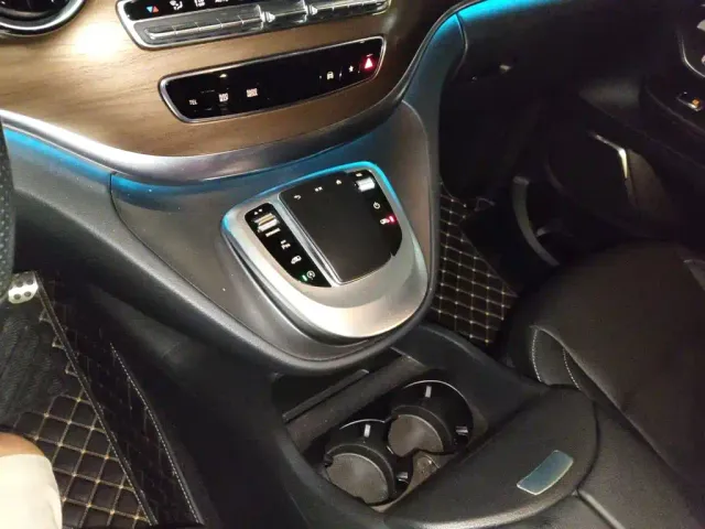 Mercedes-Benz V-Class — Фото автомобиля 10