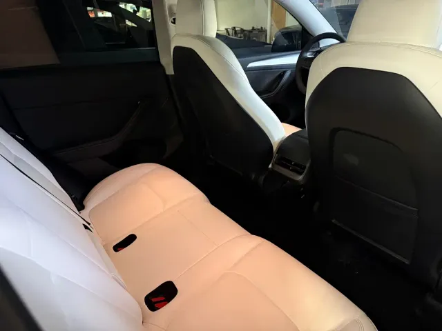 Tesla Model Y — Фото автомобиля 10