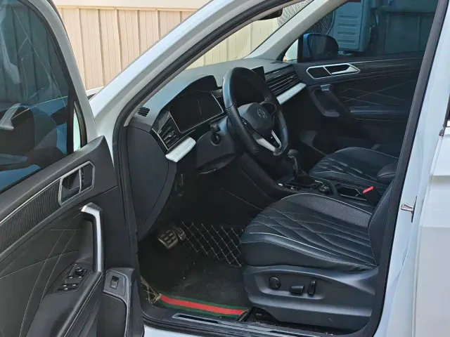Volkswagen Tiguan L — Фото автомобиля 8