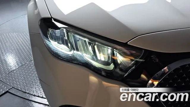 Mercedes-Benz E-Class — Фото автомобиля 22