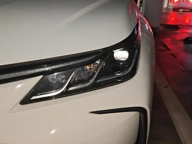 Toyota Corolla — Фото автомобиля 5