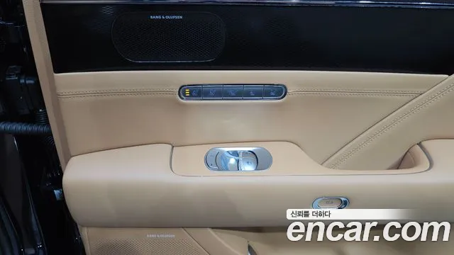 Genesis G90 Бензин 3.5 турбо AWD — Фото автомобиля 28