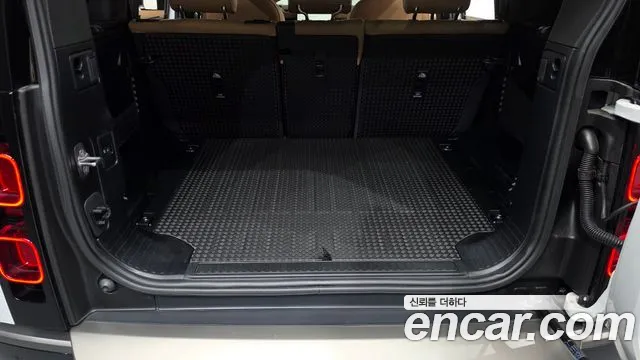 Land Rover Defender L663 — Фото автомобиля 25