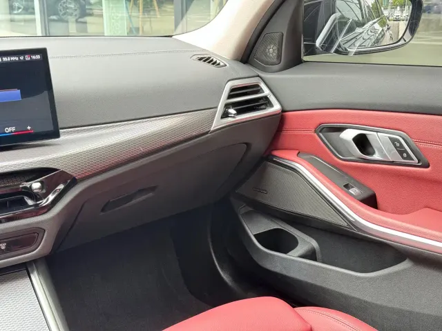 BMW 3 Series — Фото автомобиля 12