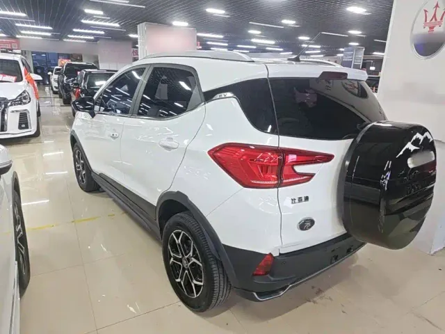 BYD Yuan Pro — Фото автомобиля 4