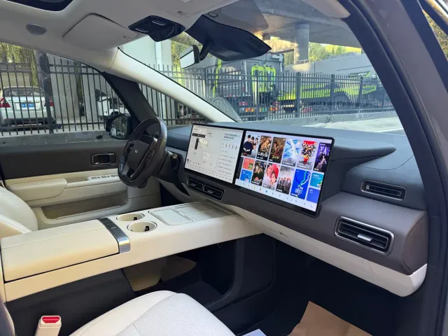 Li Auto MEGA — Фото автомобиля 7