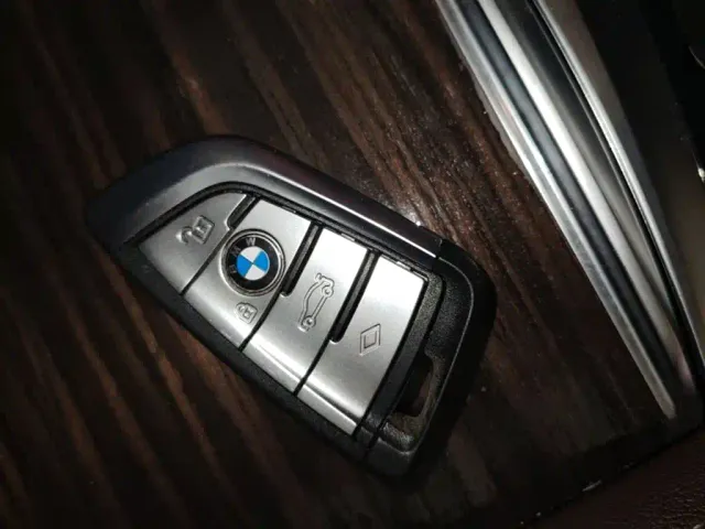 BMW 5 Series — Фото автомобиля 16