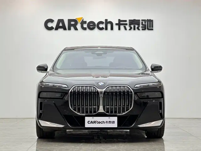 BMW 7 Series — Фото автомобиля 7