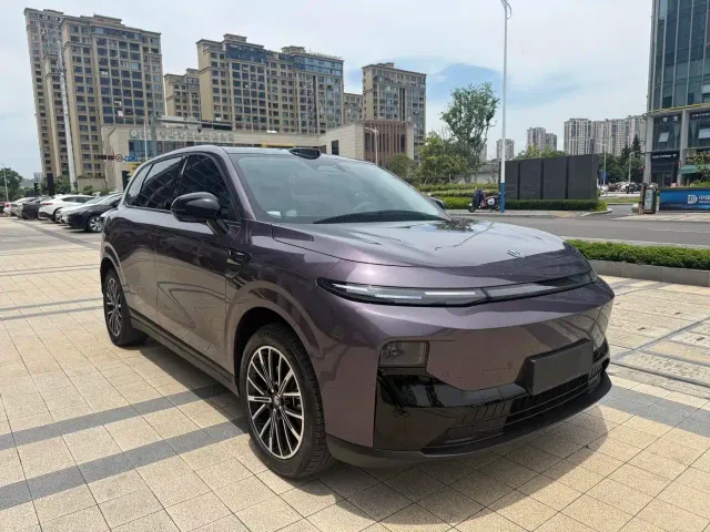 Leapmotor B10 — Фото автомобиля 3