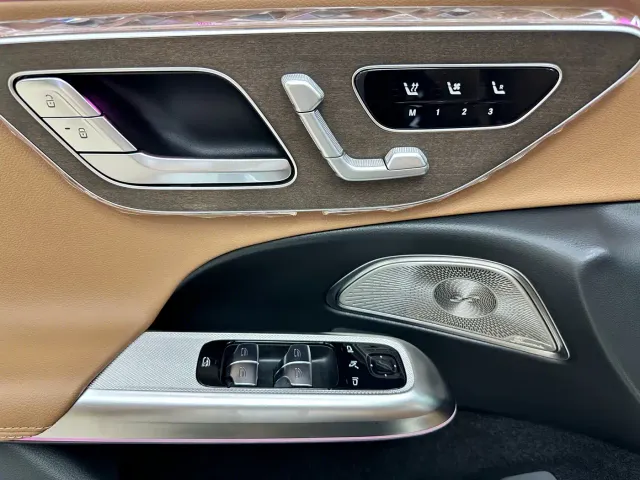 Mercedes-Benz E-Class — Фото автомобиля 21