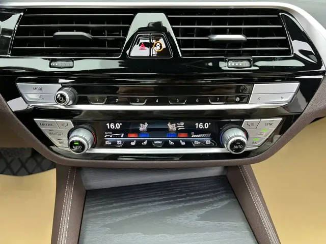 BMW 5 Series — Фото автомобиля 25