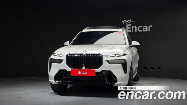BMW X7 — Фото автомобиля 2