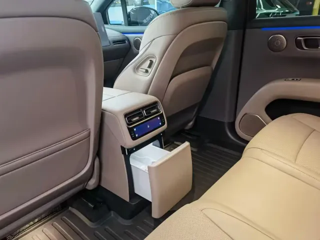Li Auto i6 — Фото автомобиля 4