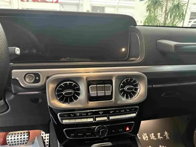Mercedes-Benz G-Class — Фото автомобиля 13