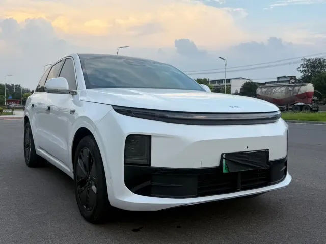 Фотография автомобиля — Li Auto L6