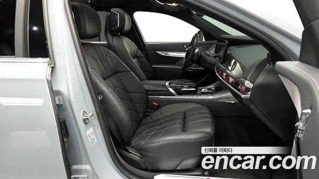 BMW 7-Series 7 серия (G70) 740i sDrive M Sport Individual — Фото автомобиля 11