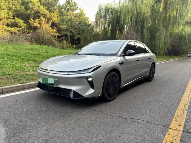 Arcfox S3 — Фото автомобиля 3