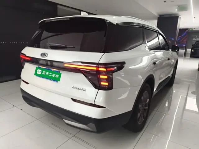 Ford Edge — Фото автомобиля 6