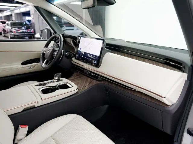 Lexus Lexus LM 2025 Model 500h Six-Seater Prestige Edition — Фото автомобиля 16