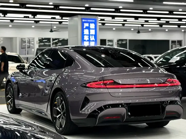 Xiaomi SU7 — Фото автомобиля 4