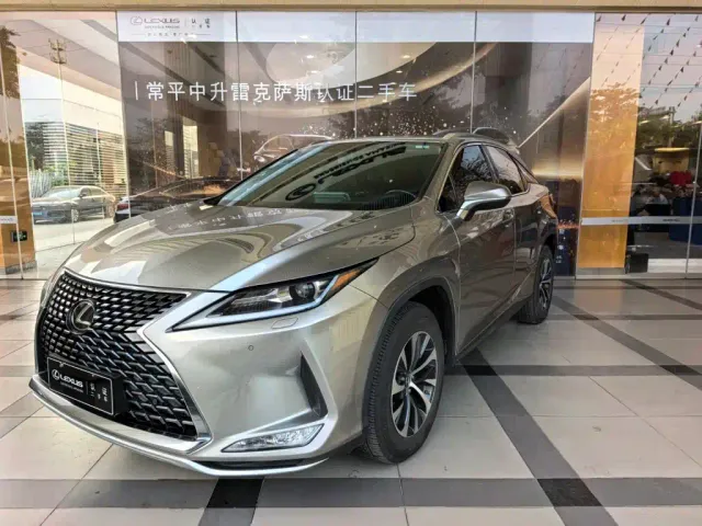 Фотография автомобиля — Lexus RX