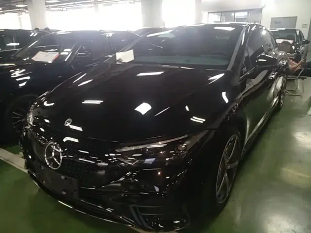 Фотография автомобиля — Mercedes-Benz EQE