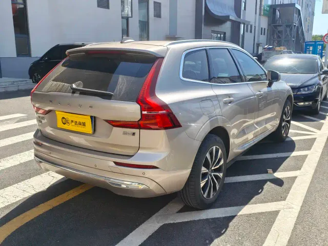 Volvo XC60 — Фото автомобиля 4