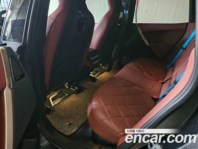 BMW iX — Фото автомобиля 12