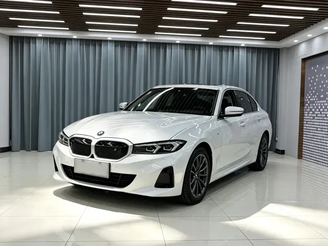 Фотография автомобиля — BMW i3