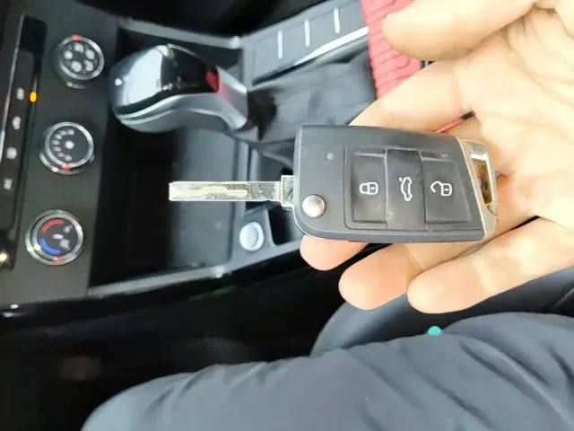 Volkswagen Passat 2025 Outstanding 280TSI Business Edition — Фото автомобиля 8