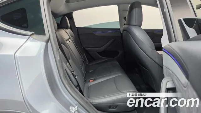 Tesla Model Y — Фото автомобиля 17