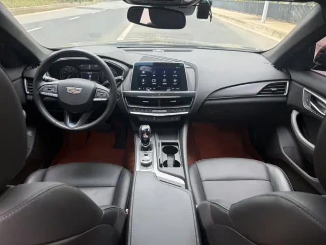 Cadillac CT5 — Фото автомобиля 3