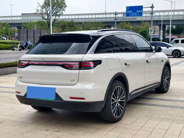 Leapmotor C11 — Фото автомобиля 7
