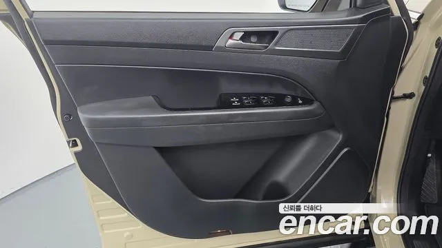 KG_Mobility_Ssangyong Rexton Новый Rexton Sport Khan Дизель 2.2 4WD — Фото автомобиля 25