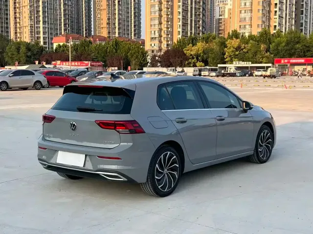 Volkswagen Golf — Фото автомобиля 4