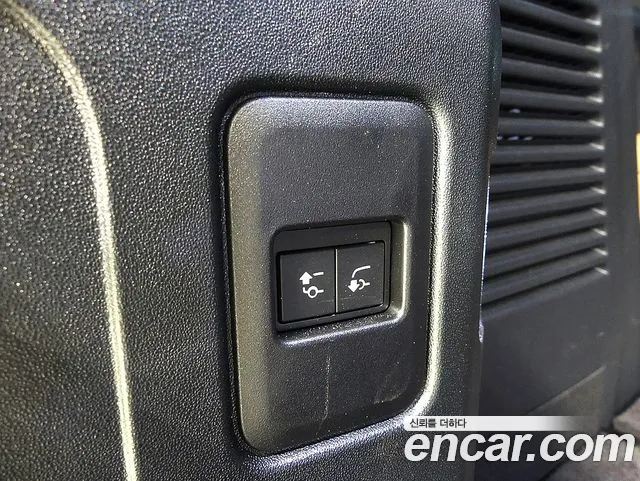 Land Rover Defender — Фото автомобиля 13