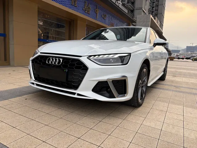 Фотография автомобиля — Audi A4L