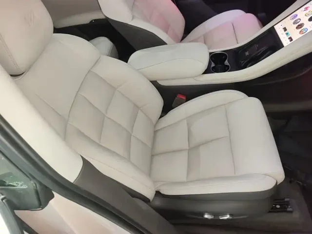 IM Motors LS6 — Фото автомобиля 24
