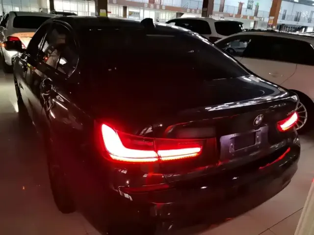 BMW 3 Series — Фото автомобиля 5