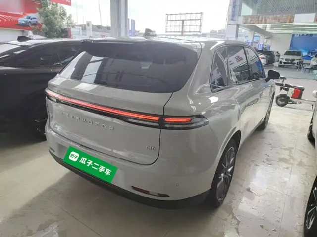 Leapmotor C10 — Фото автомобиля 6