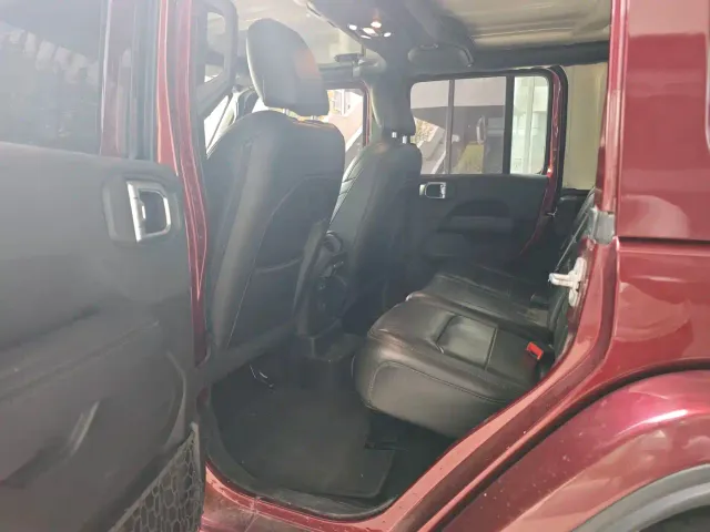 Jeep Wrangler — Фото автомобиля 6