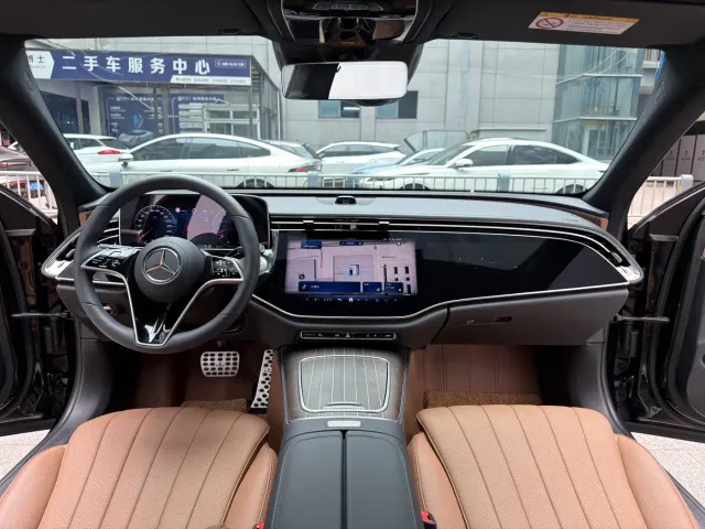 Mercedes-Benz E-Class — Фото автомобиля 10