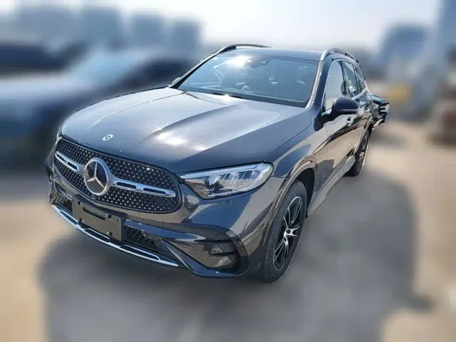 Фотография автомобиля — Mercedes-Benz GLC-Class