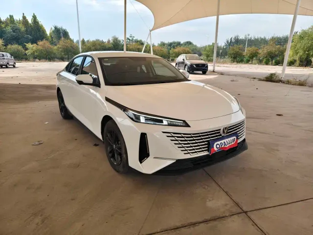 Changan Lamore — Фото автомобиля 3