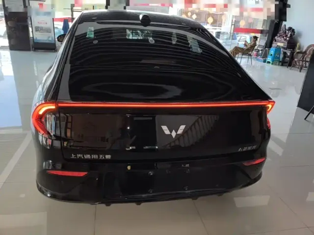 Wuling Starlight — Фото автомобиля 5