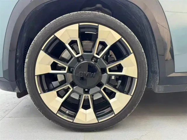 BMW XM — Фото автомобиля 18